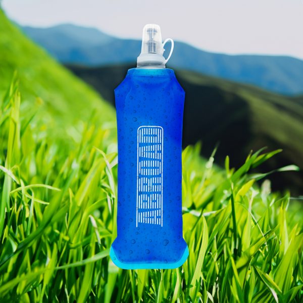 alt="borraccia pieghevole 500 ml in silicone ideale per lo sport">